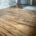 Parquet in massello in quercia di recupero da travi verniciato effetto naturale