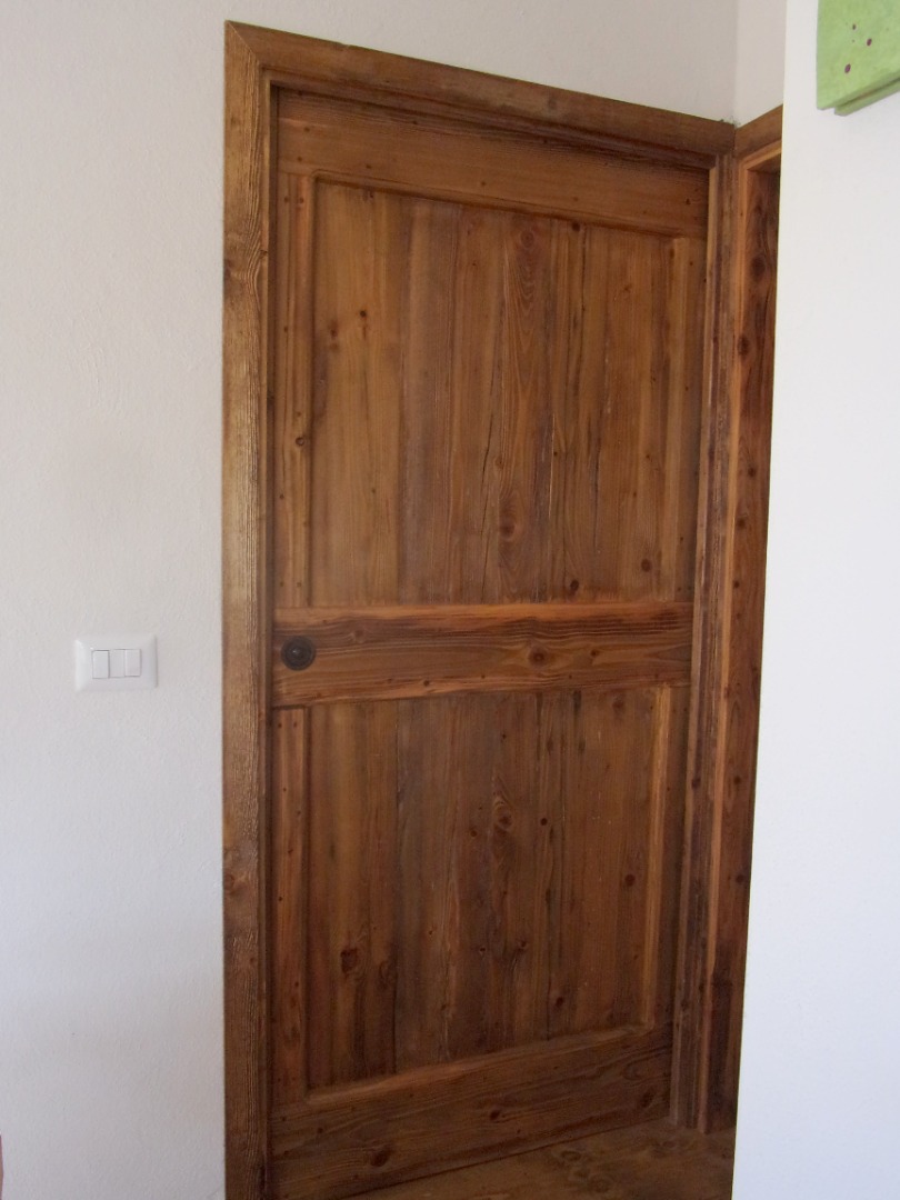 Porta in abete di recupero alla toscana a scrigno spazzolate