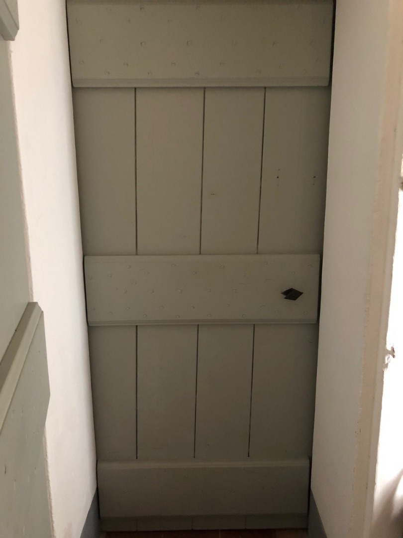 Porta interna ossatura liscia e fasce orizzontali verniciata a smalto grigio