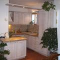 Cucina in frassino colore naturale finta muratura