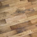 Parquet in castagno piallato a mano